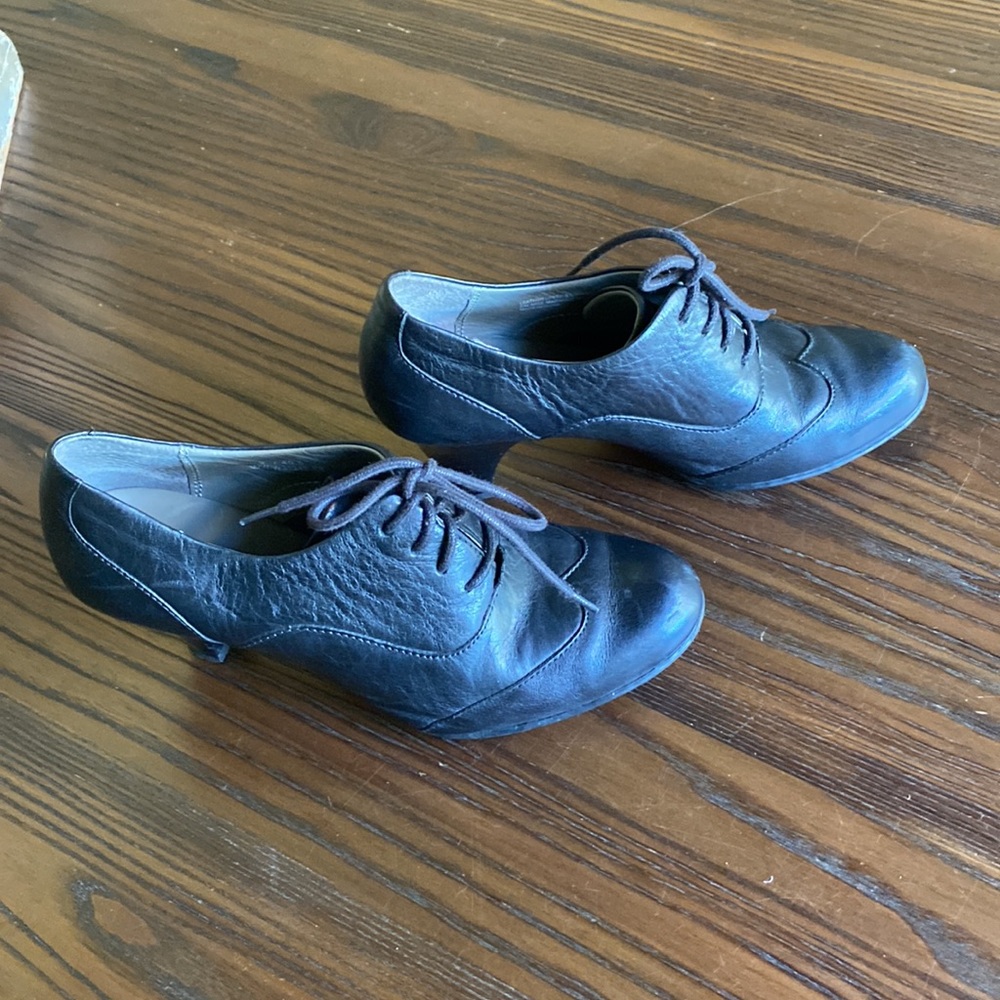 Black Leather Lace Up Wingtip Style Heel - Picture 3 of 9